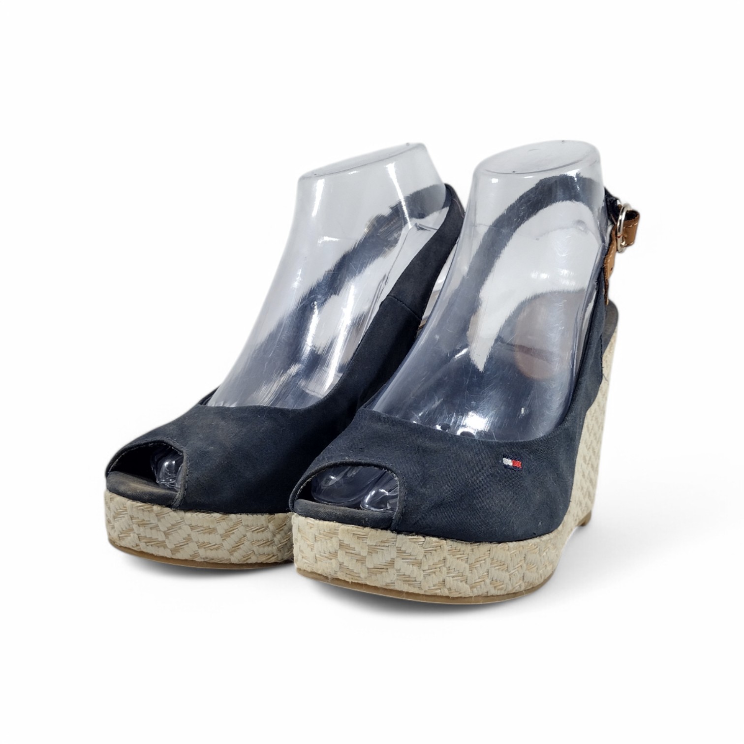 Tommy Hilfiger - Image 2